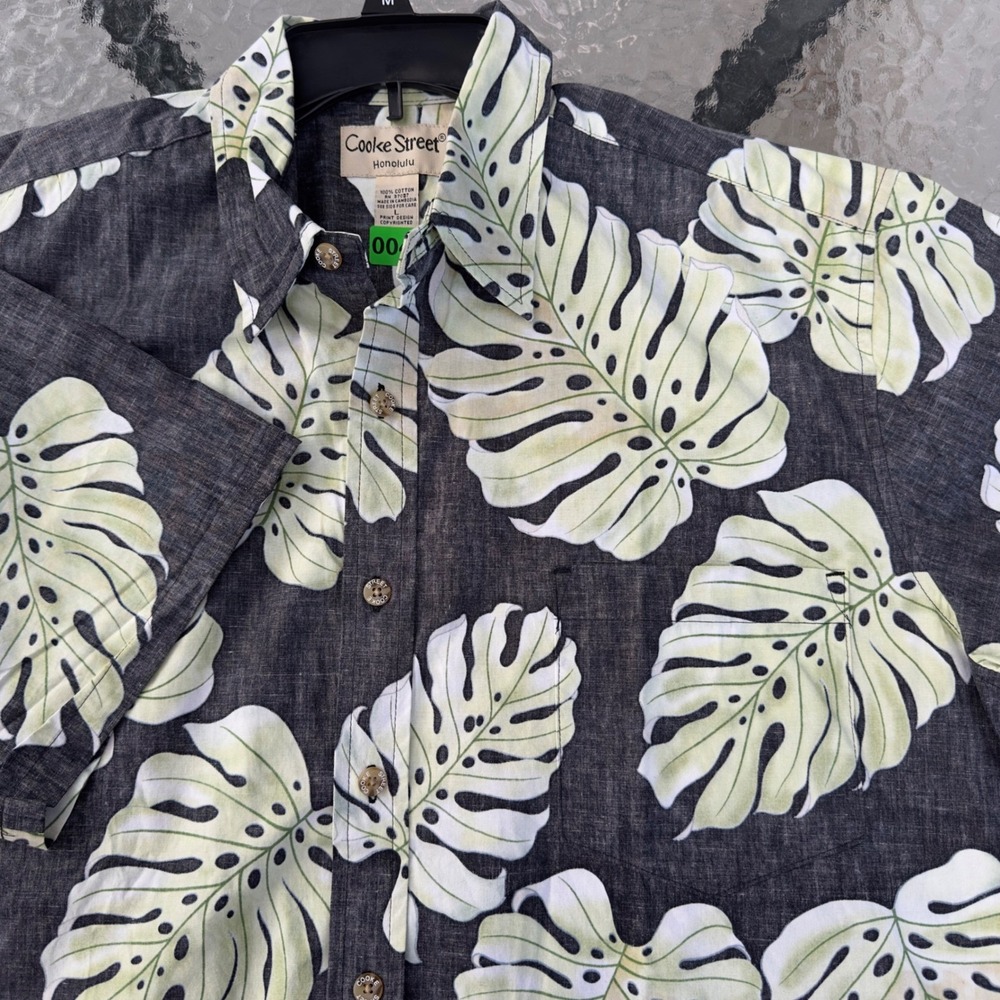 Cooke Street Mens Size L Hawaiian Shirt Monstera Leaf Reverse Print Cotton Grey
